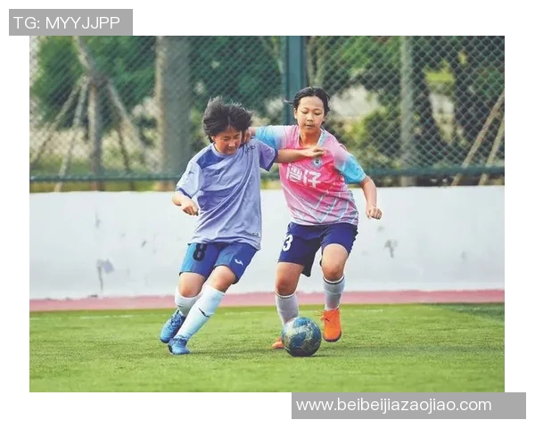 小小梦想家在绿茵场上崭露头角的足球少年成长记